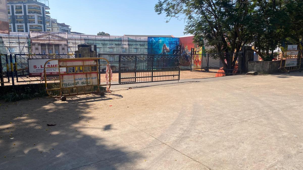 Concerns raised over inadequate parking facility at Karavali Utsav Ground