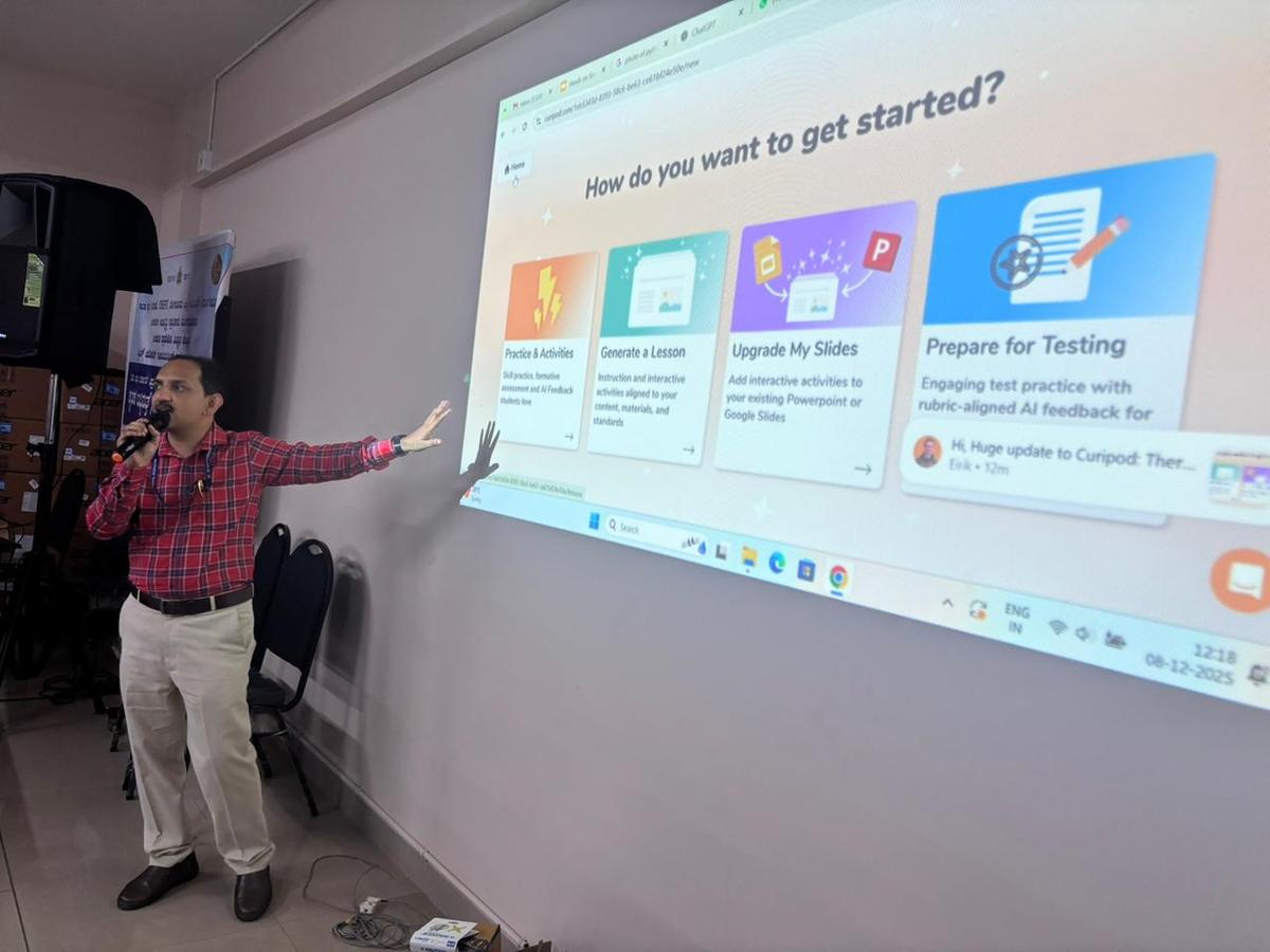 An expert holding a session during the five-day AI tools training programme for headmasters of 650 government primary and high schools of Dakshina Kannada, held at the St. Joseph Engineering College in Mangaluru An expert holding a session during the five-day AI tools training programme for headmasters of 650 government primary and high schools of Dakshina Kannada, held at the St. Joseph Engineering College in Mangaluru