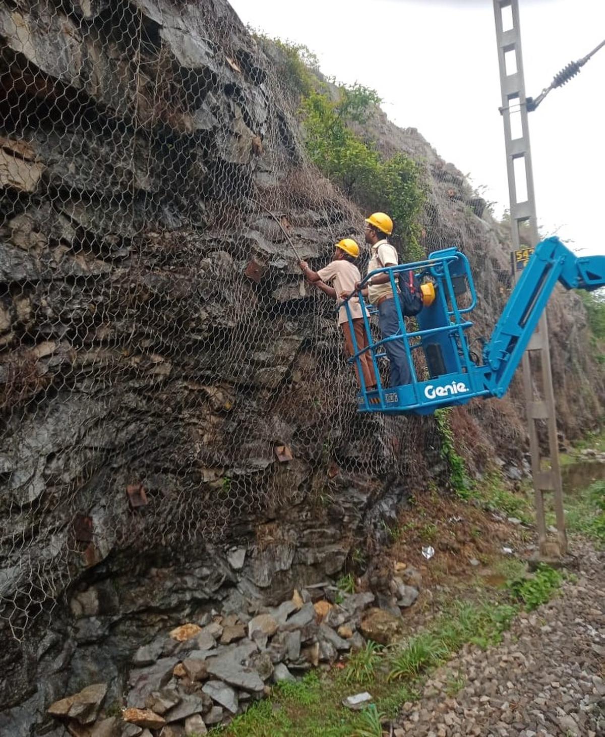  Konkan Railway Corporation Limited personnel strengthening gabian walls along its 730-km network from Roha in Maharashtra to Thokur in Karnataka in preparation for the monsoon. 