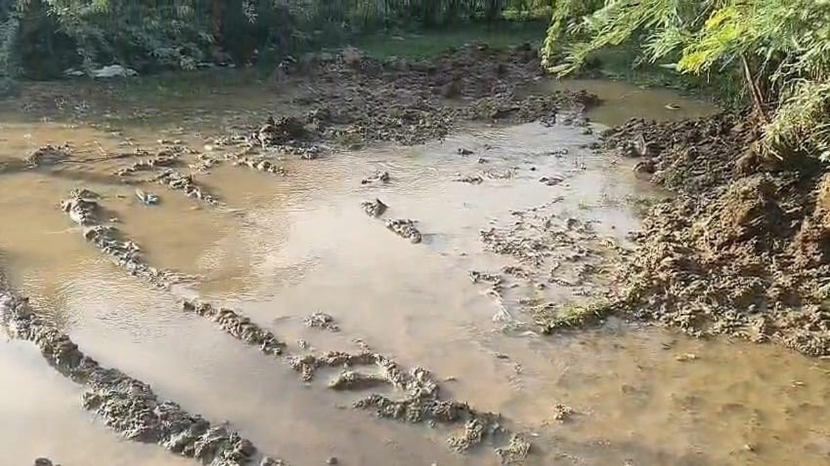 Drinking water supply disrupted in Keezha Kalkandarkottai after pipeline damage