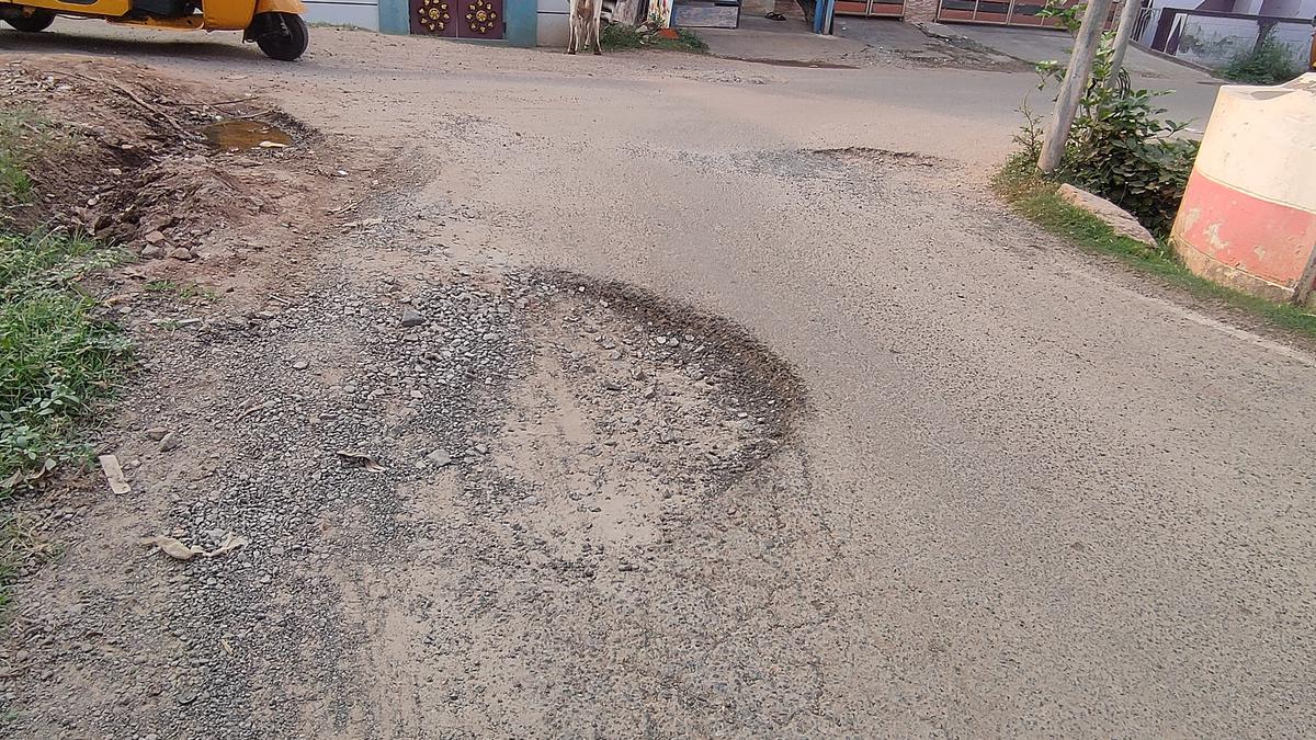 Tiruchi Corporation to carry out patchwork on roads damaged in rain