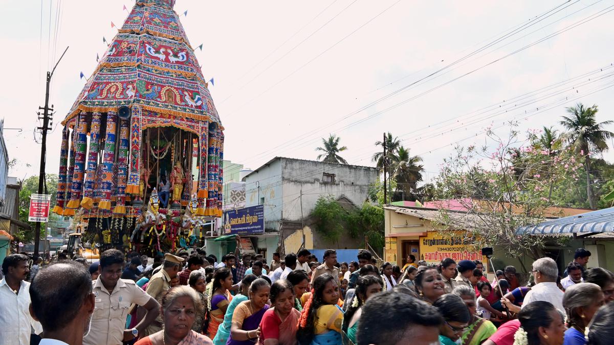 Devotees pull Swamimalai temple car amidst religious fervour
