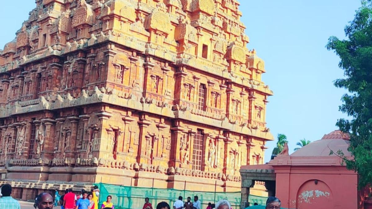 Special covers featuring paintings of late legendary artist Maniam released