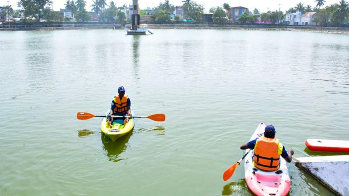 Pleasure boating introduced at Thamaraikulam in Nagapattinam