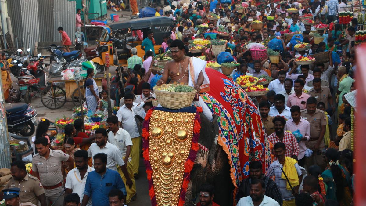 Samayapuram temple ‘Poochorithal’ festival  attracts devotees in large numbers