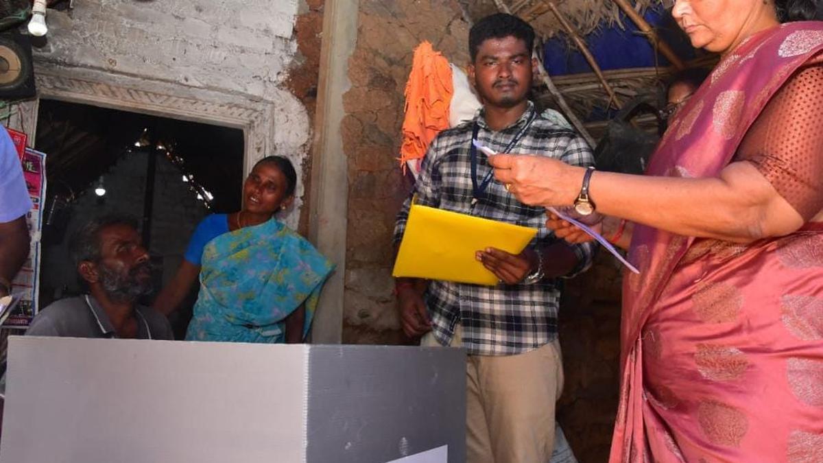 Over 6,000 senior citizens and persons with disabilities vote through postal ballot in Perambalur and Karur Lok Sabha constituencies