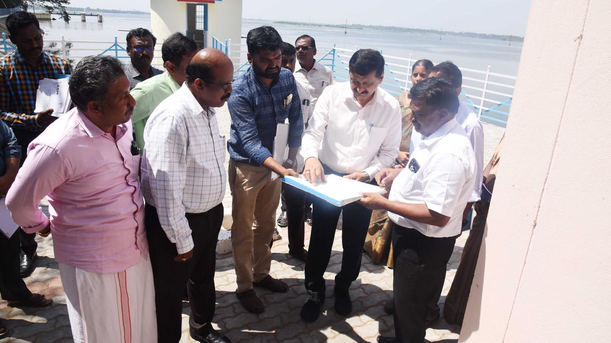 Senior official inspects water flow in the Cauvery