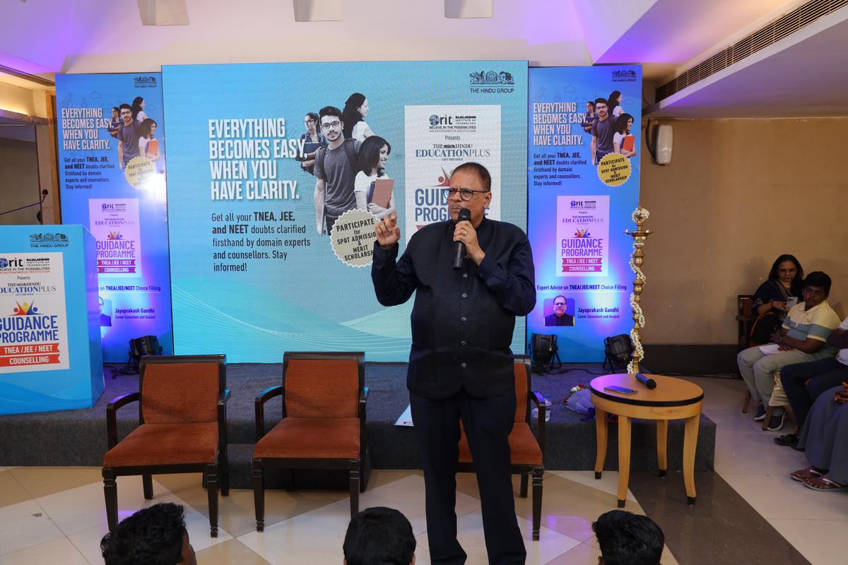 Jayaprakash Gandhi, career consultant and analyst, interacting with students at the career guidance programme organised by The Hindu Education Plus and Rajalakshmi Institute of Technology in Tiruchi on Sunday.