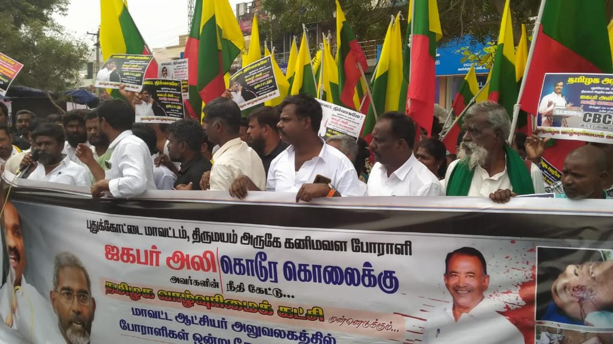 Activist murder: Tamizhaga Vazhvurimai Katchi members stage protest in Pudukottai