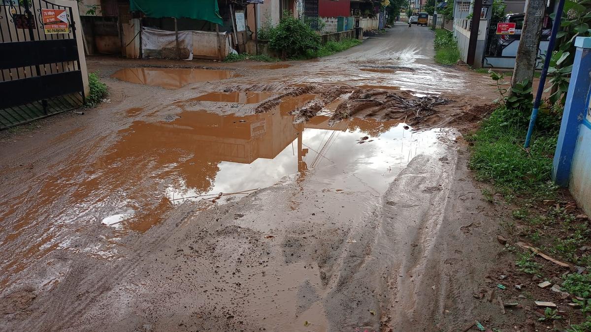 Citizens bear the brunt as rain worsen the condition of many roads dug up for pipeline, UGD work in Tiruchi