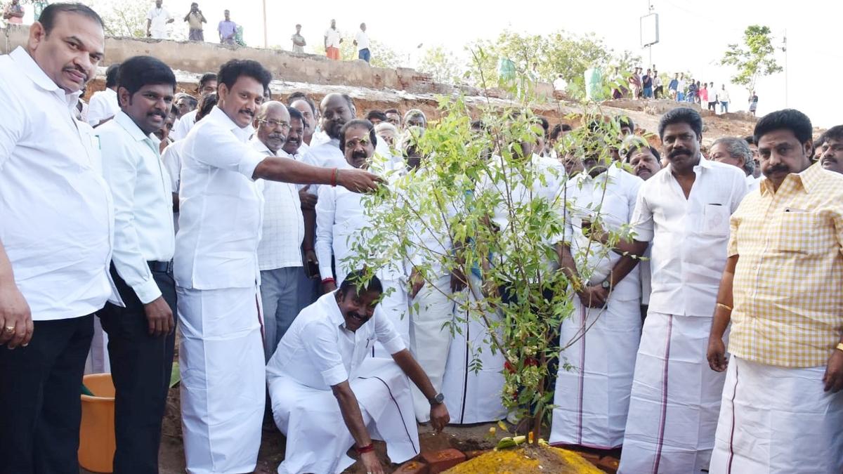 Work on the construction of a new bridge across the Cauvery begins