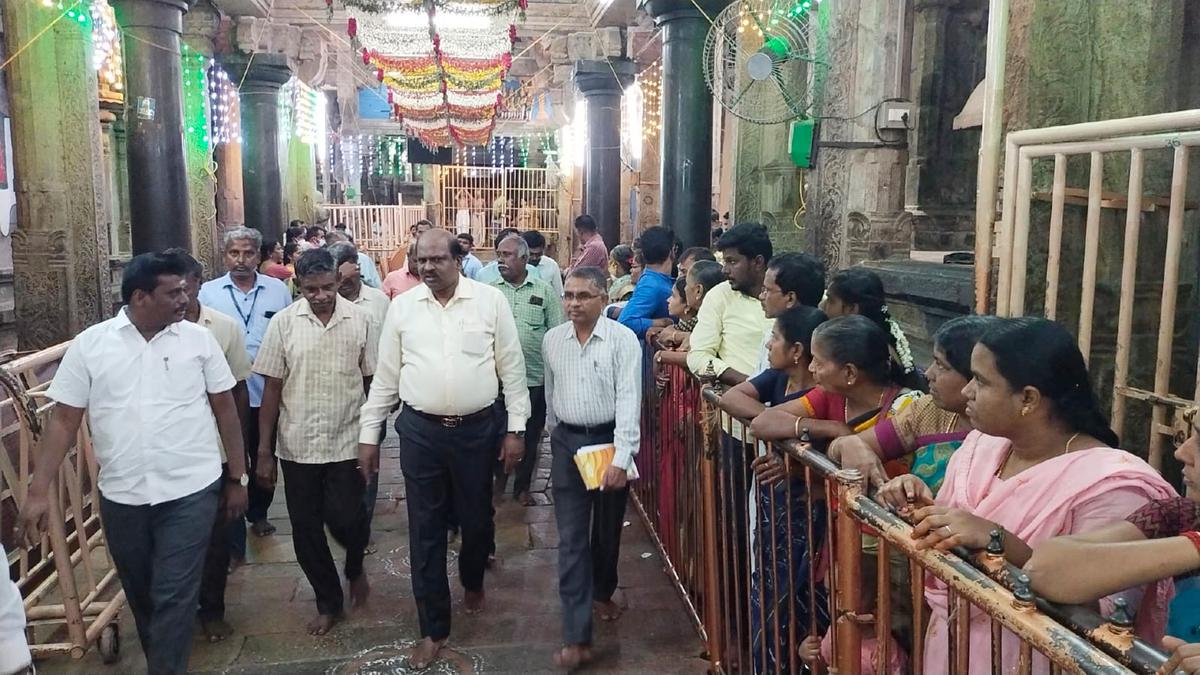 Vaikunta Ekadasi: HR & CE Joint Commissioner inspects arrangements at Srirangam