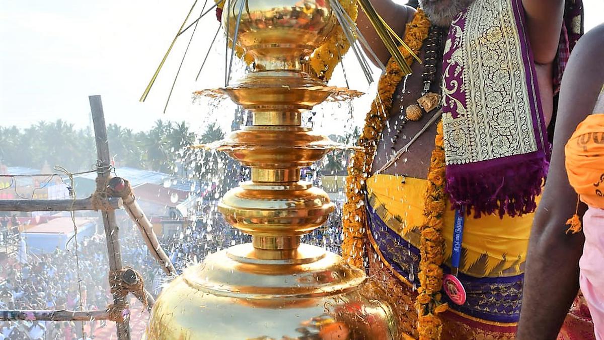 Thousands witness mahakumbabishekam of Arulmigu Mayuranatha Swamy Temple in Mayiladuthurai