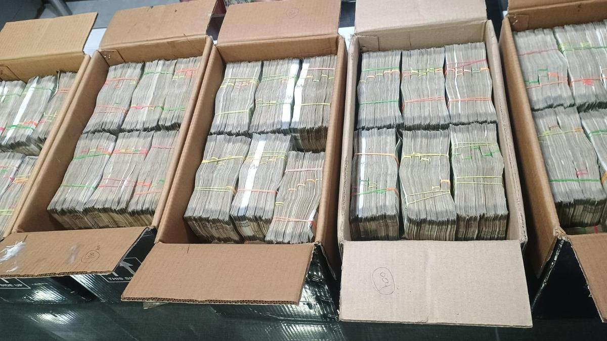 Flying Squad seizes ₹2.49 crore cash from a car near Perambalur