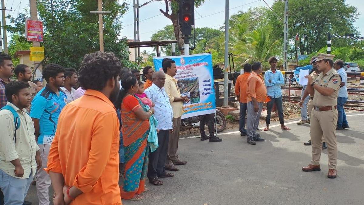 Tiruchi Railway Division reaches out to cattle owners to prevent accidents