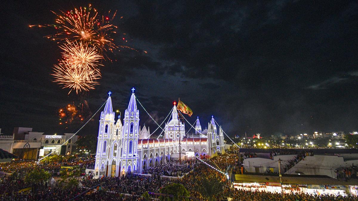 Annual feast begins at Velankanni Shrine with flag-hoisting ceremony