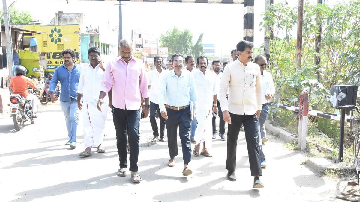 Railways to build subway across level-crossing adjacent to Tiruchi Town Station: Durai Vaiko