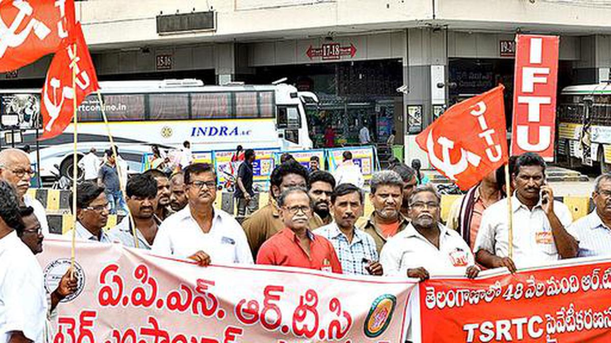 APSRTC unions extend support to striking Telangana staff