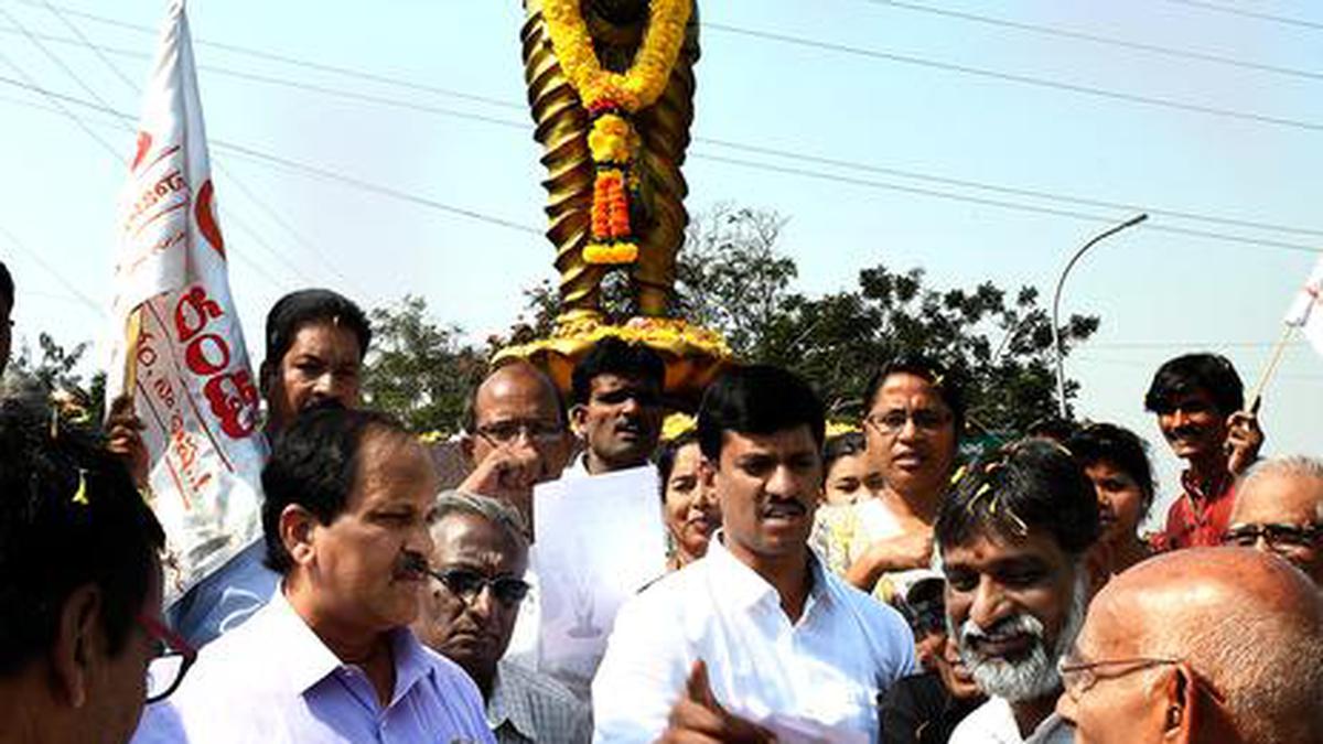 Telugu Dandu celebrates Mother Language Day - The Hindu