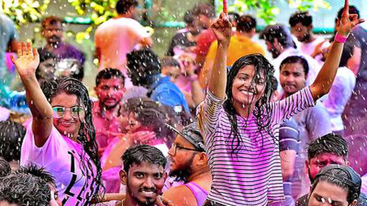 holi events in vizag 2025