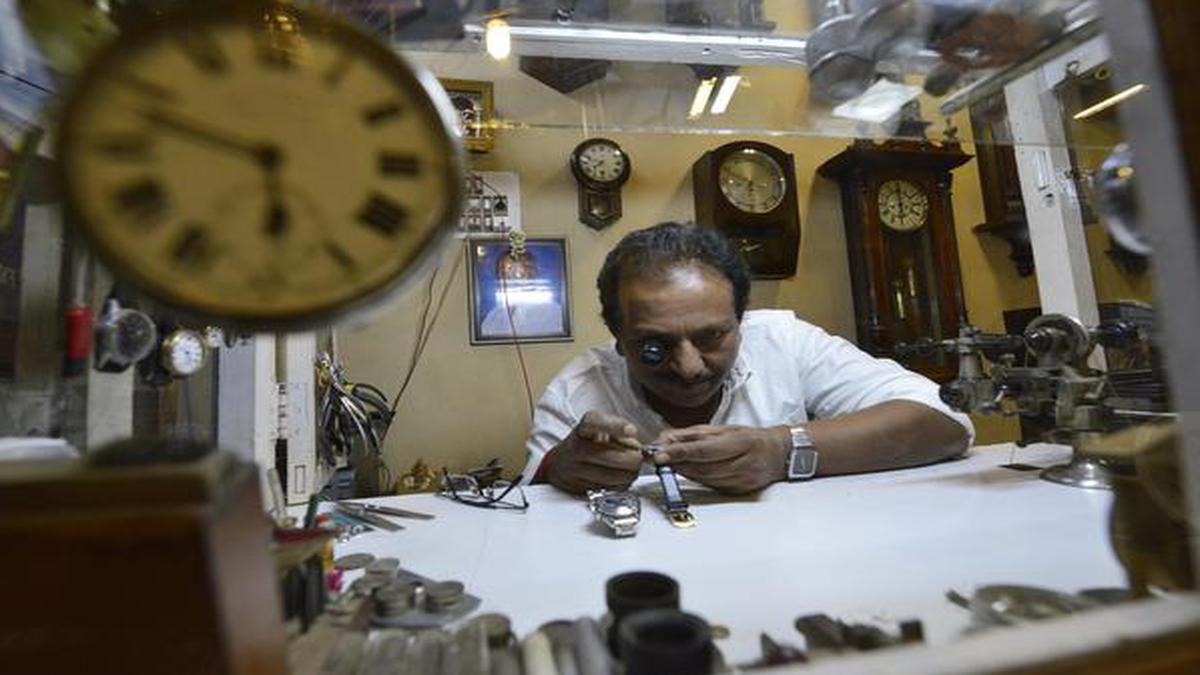 Clock and watch 2025 repair shop near me