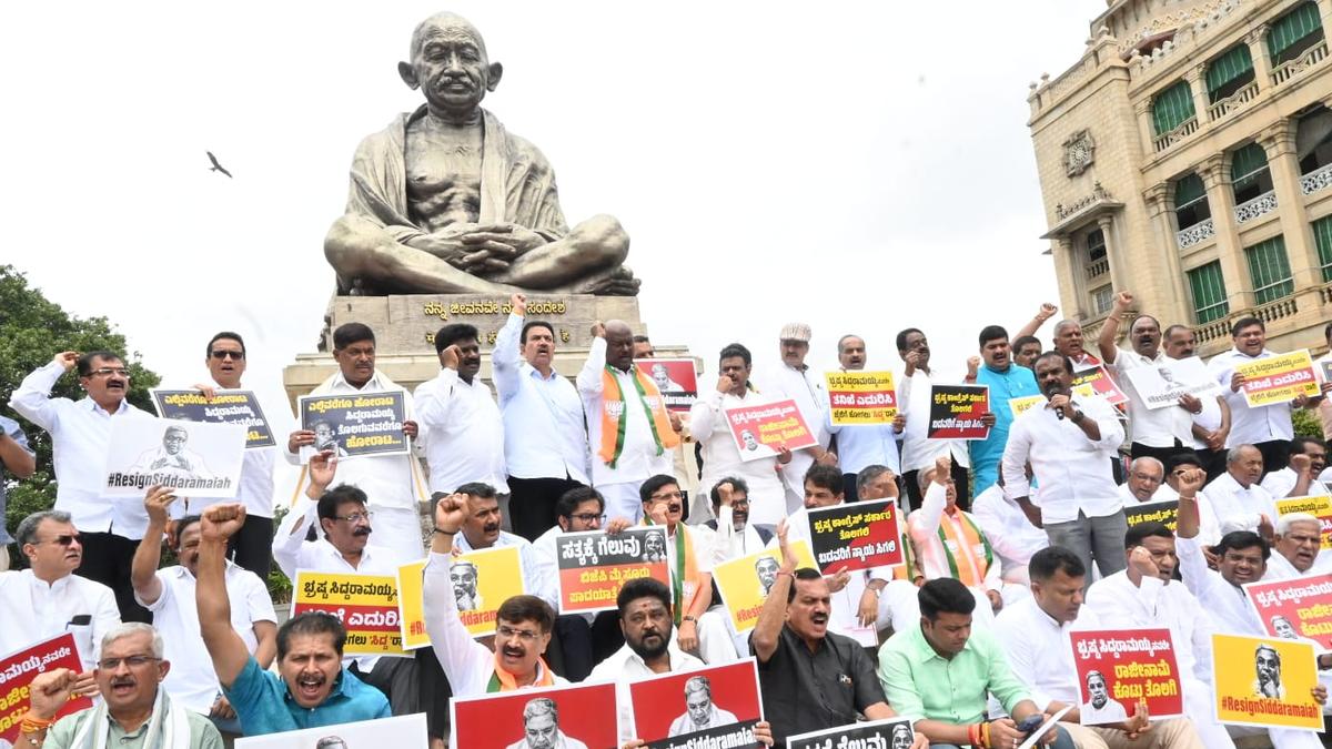 Protest by BJP in Bengaluru demanding resignation of Karnataka CM Siddaramaiah citing High Court verdict in MUDA site case