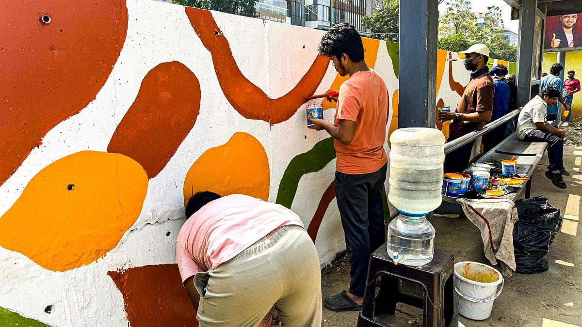 Citizen volunteers begin cleaning dirty locations in Bengaluru