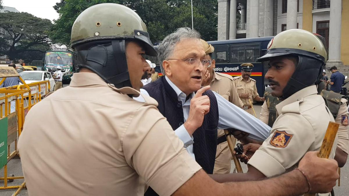 Citizenship Act protests: Ramachandra Guha detained in Bengaluru