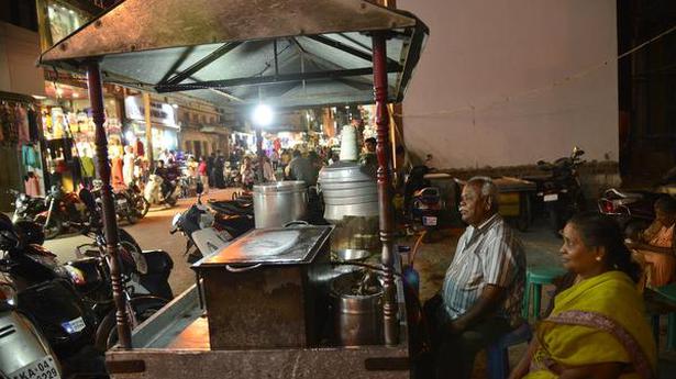 Street vendors selling food in Bengaluru to be trained by BBMP and FSSAI on cleanliness and food safety