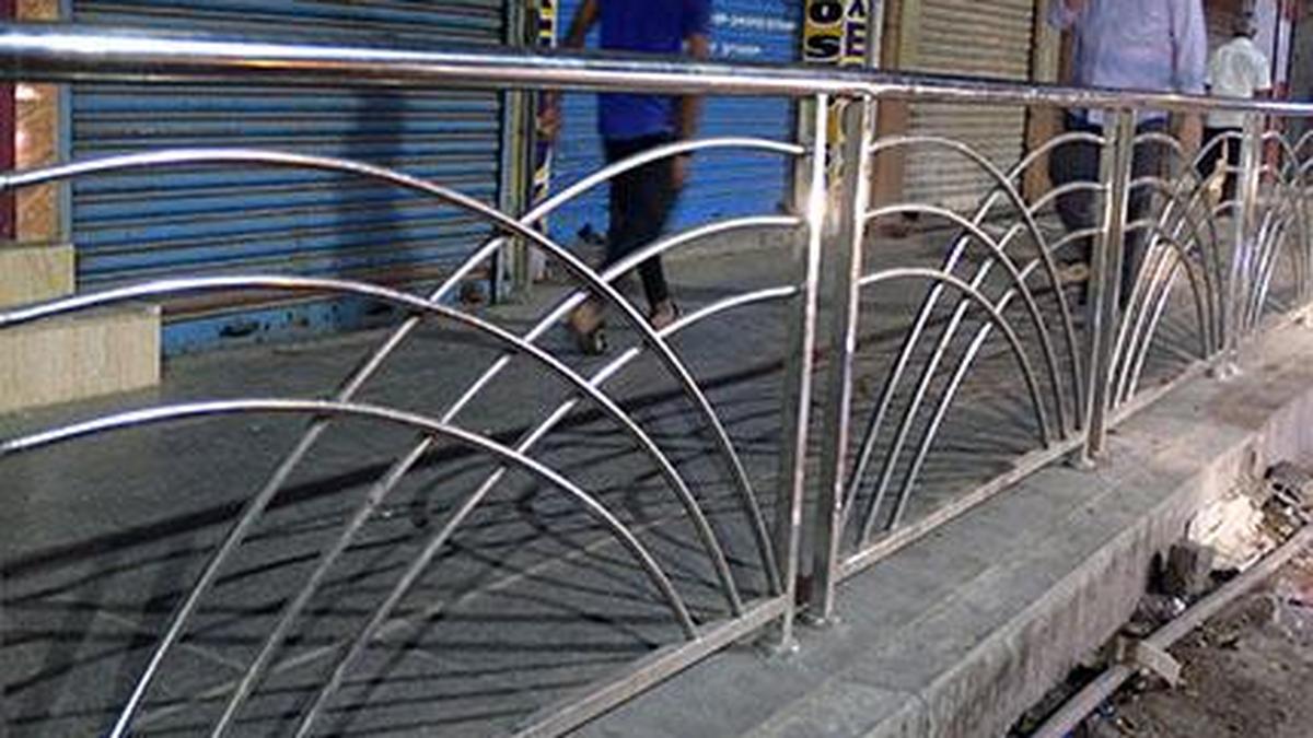 Jawaharlal Nehru Salai footpaths to get handrails - The Hindu