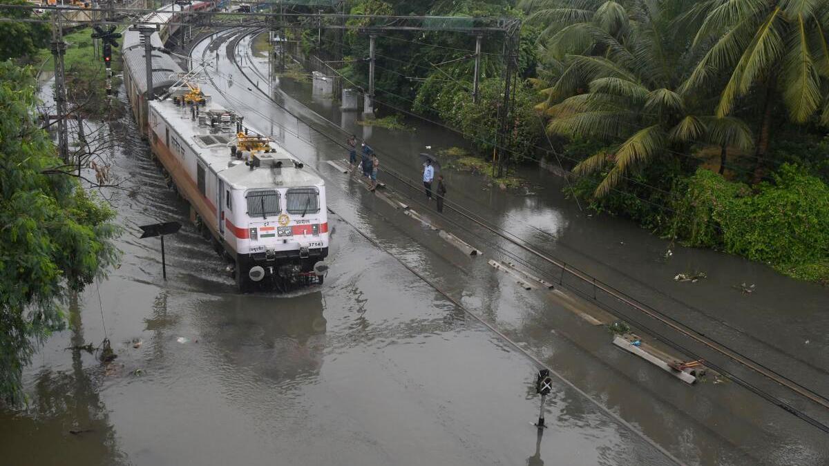 Chennai receives heavy rainfall, waterlogging in some parts of the city