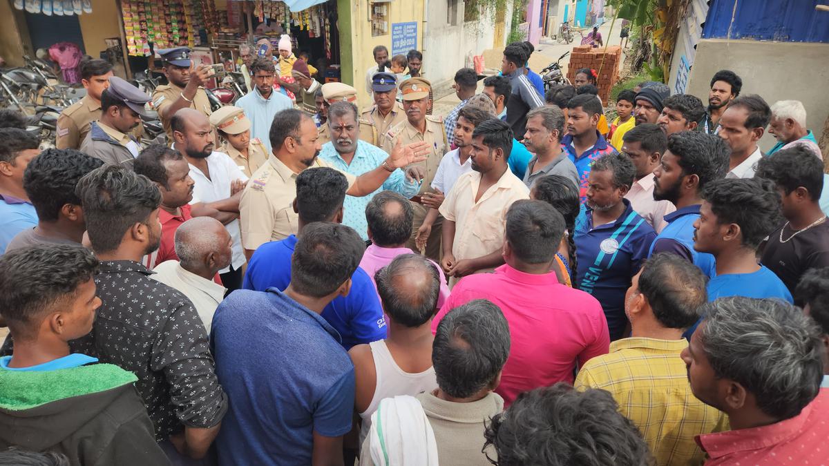 Residents block key road in Tirupattur against encroachments