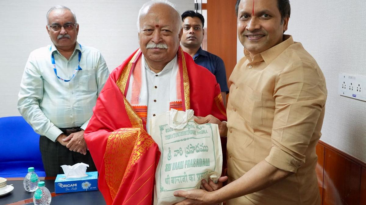 RSS chief Mohan Bhagwat briefed on development programmes in TTD temples