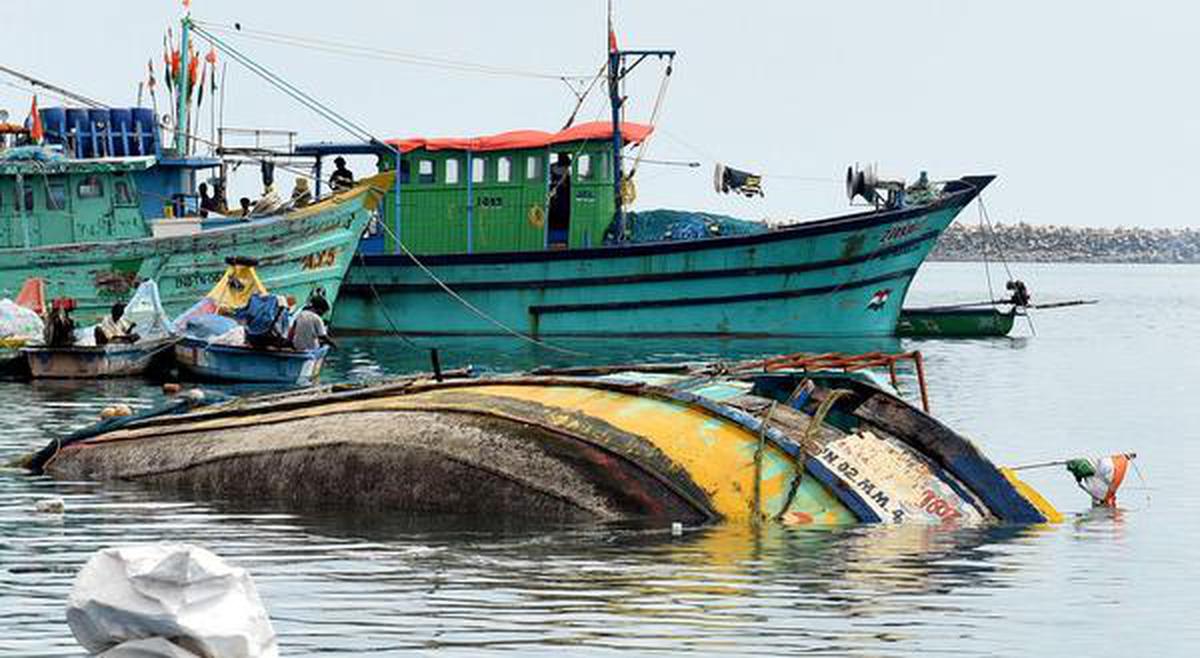 Tamil Nadu: Chennai: Deep-sea fishing boats still moored at Kasimedu  harbour