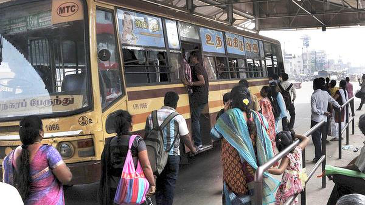 ‘Designate bays for all buses at Chromepet bus stop’ - The Hindu