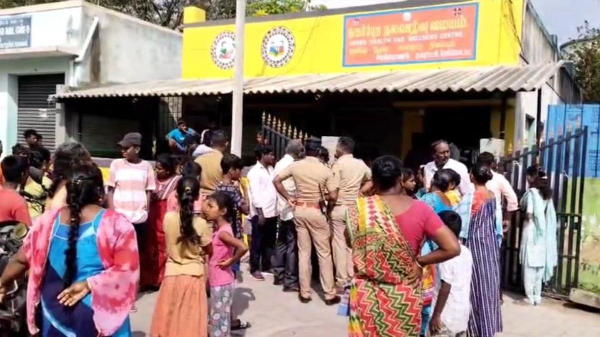 Parents, relatives ransack UPHC in Arakkonam for death of infant