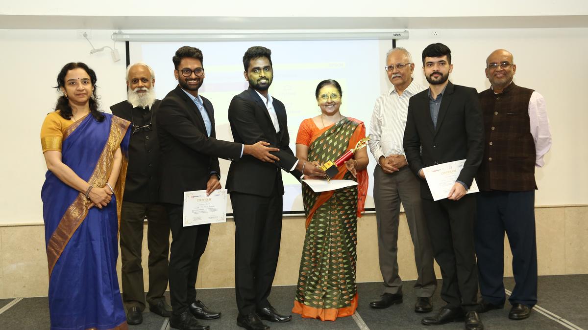 https://th-i.thgim.com/public/news/cities/chennai/cpg2ot/article68899829.ece/alternates/LANDSCAPE_1200/REACH%20TB%20Stigma%20Hackathon_IIT-M%20winners.JPG