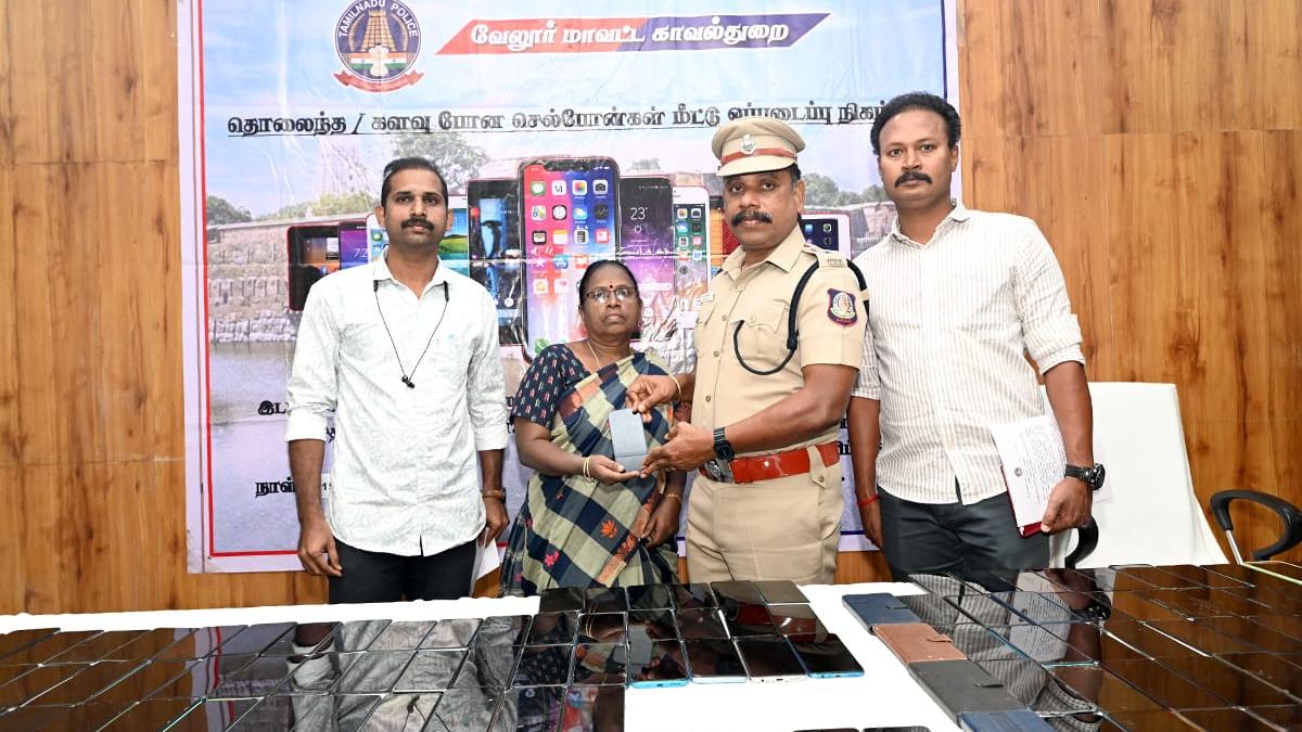 Vellore police return missing phones to owners