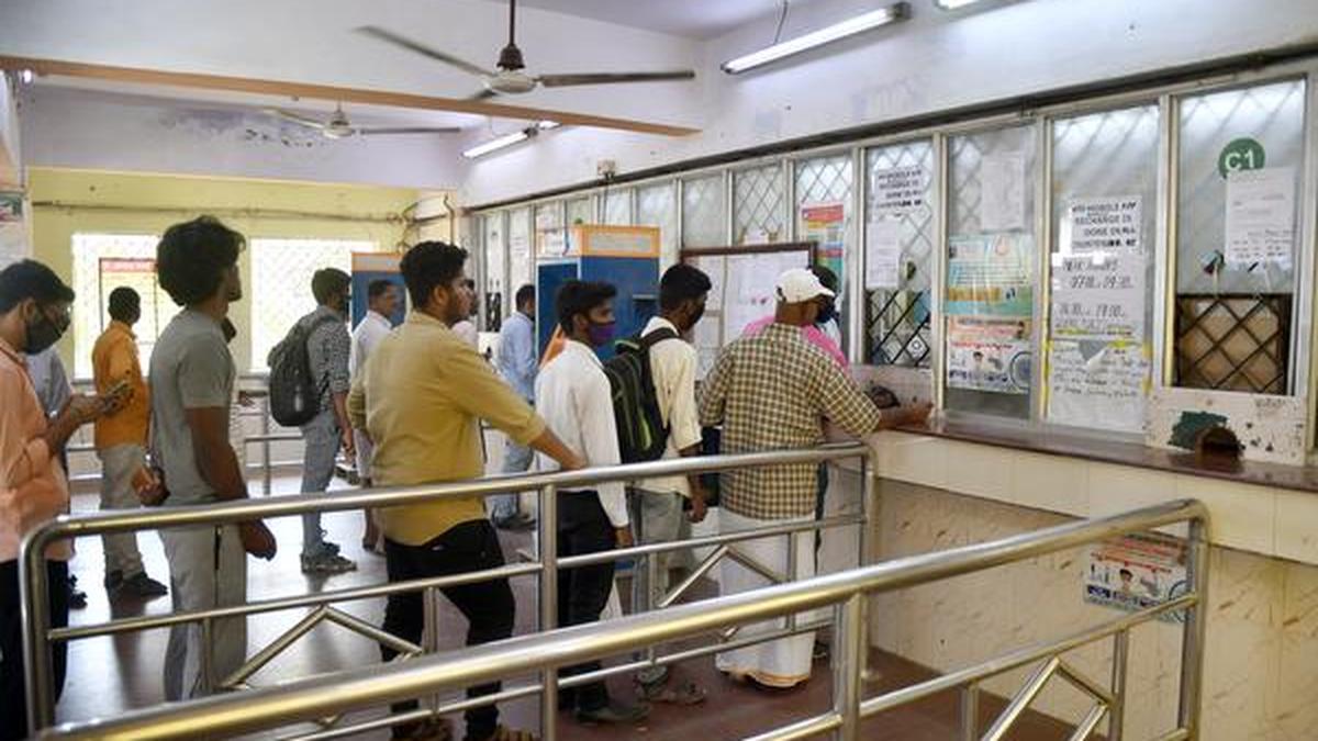 Winding queues and needless delays? - The Hindu
