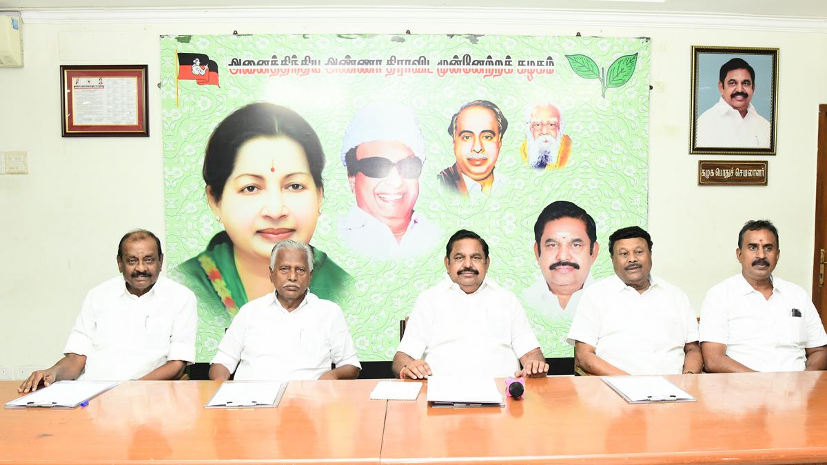 Palaniswami urges AIADMK functionaries to facilitate SIR exercise in T.N.