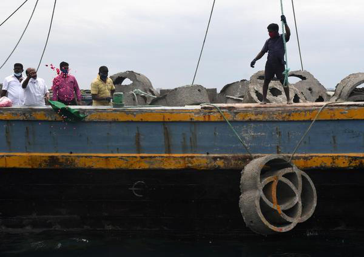 Fishermen get new artificial reefs - The Hindu