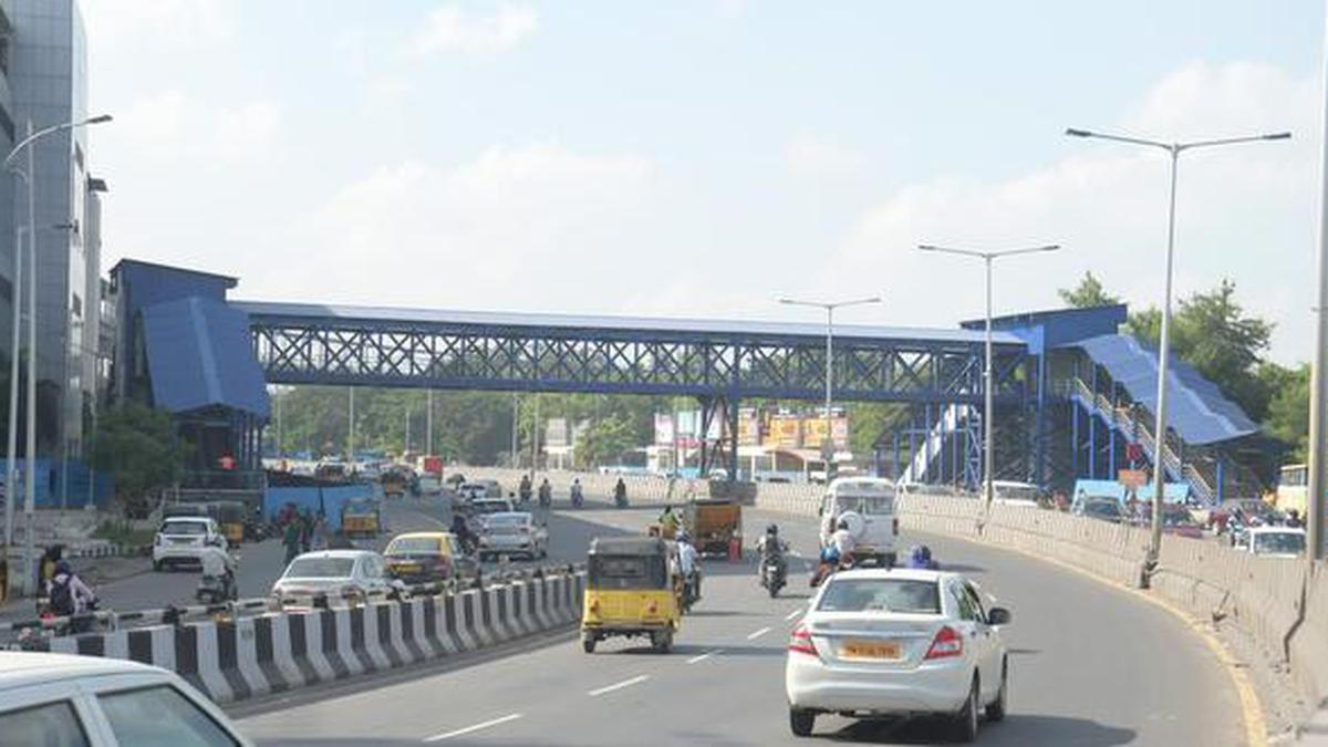 Alandur foot over-bridge near Chennai Metro Rail station to open by  December end - The Hindu