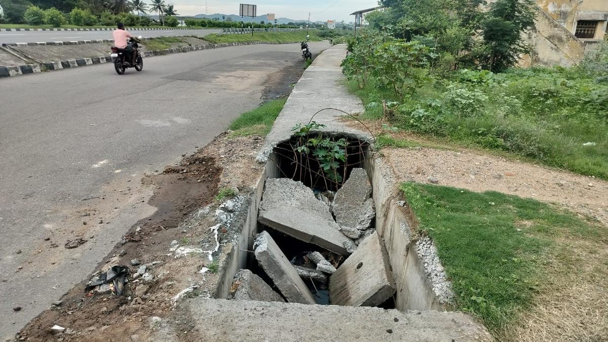 Damaged storm-water drain poses risk to school students - The Hindu