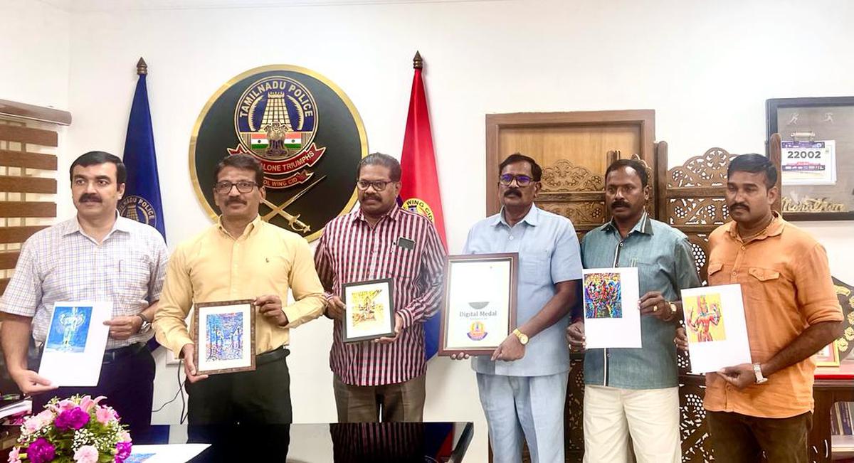 Tamil Nadu Idol Wing CID awards digital medals to its officers