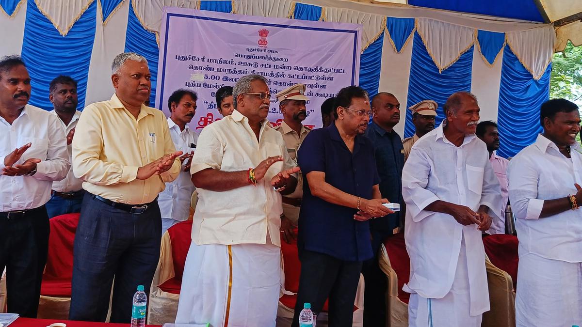 Working on readying farm loan waiver by Deepavali, says CM