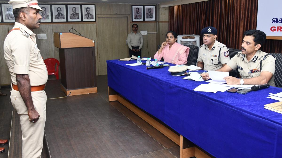 Chennai Police Commissioner holds grievance redress camp for East Zone personnel