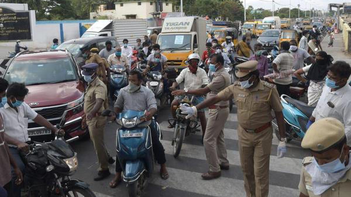 Despite lockdown, roads choked with vehicles near Koyambedu market on Friday