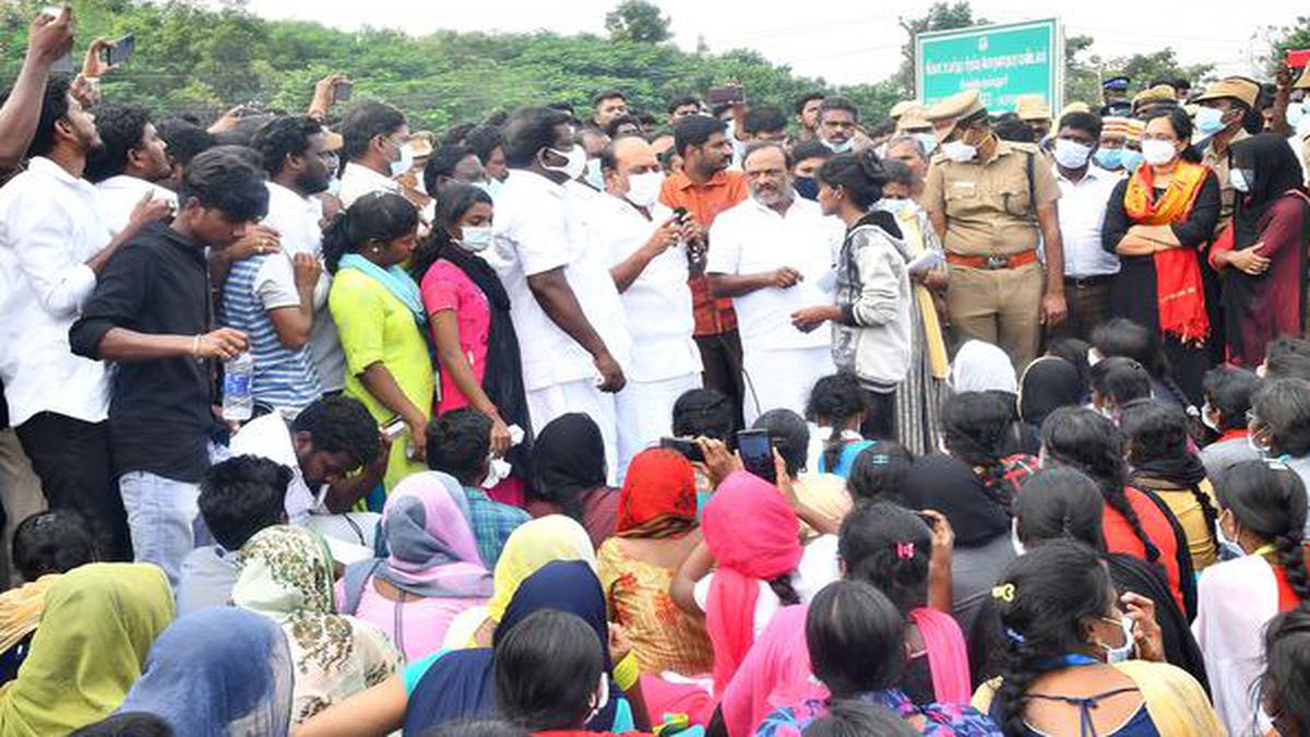 Tamil Nadu Ministers visit Foxconn employees’ hostel