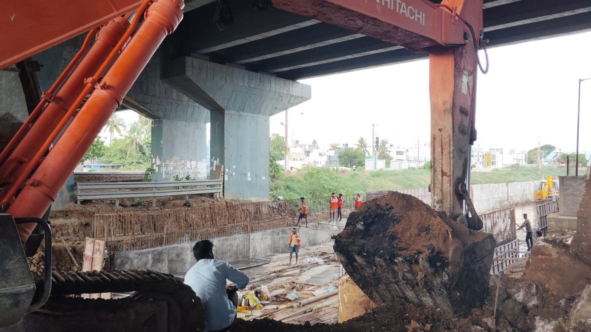 Chennai Mayor holds meetings with residents to resolve civic issues in neighbourhoods near canals