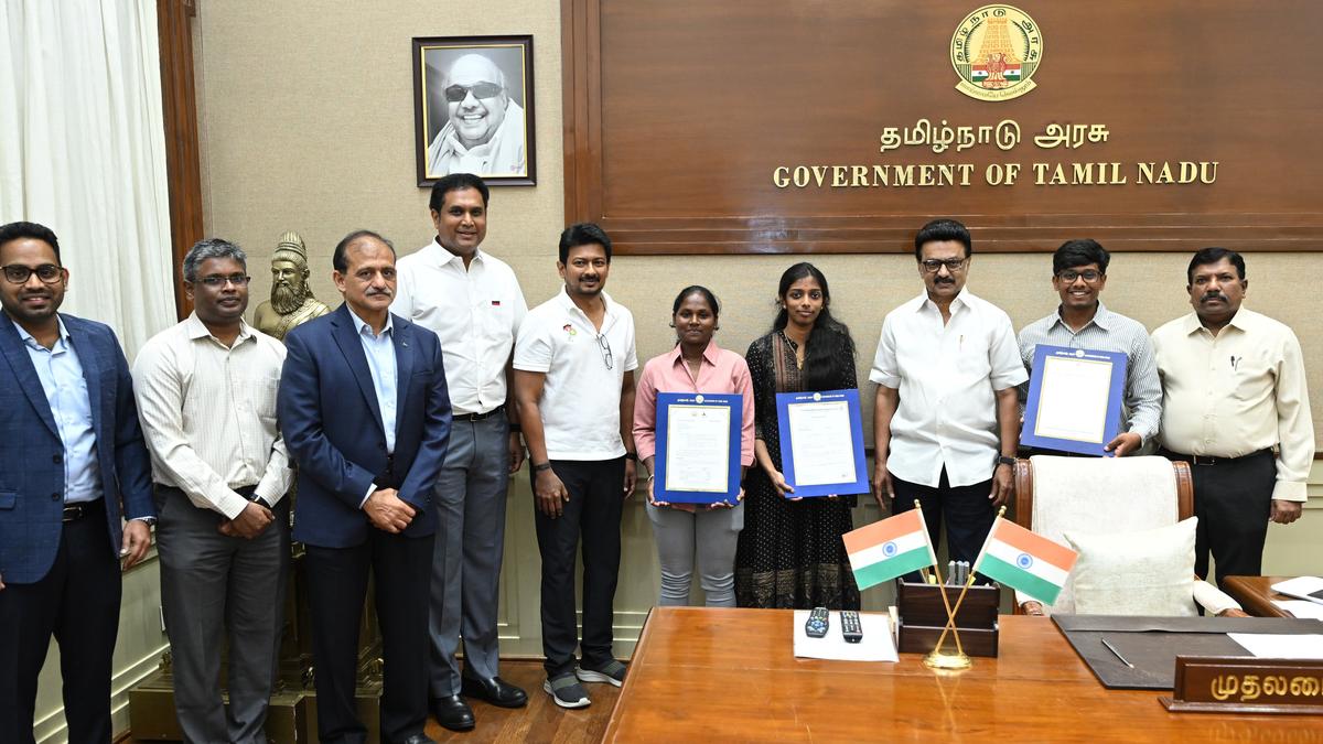 Chess player R. Vaishali and other sportspersons get postings in government establishments